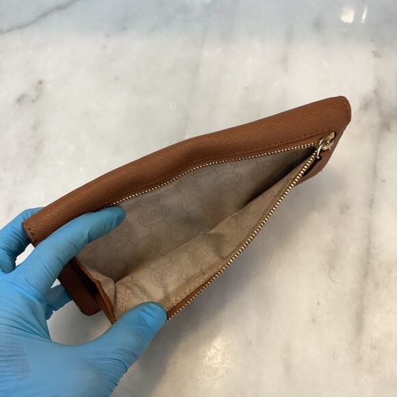 Michael Kors Slim Cross Grain Leather Full Sized Sleek Wallet - Picture 11 of 16